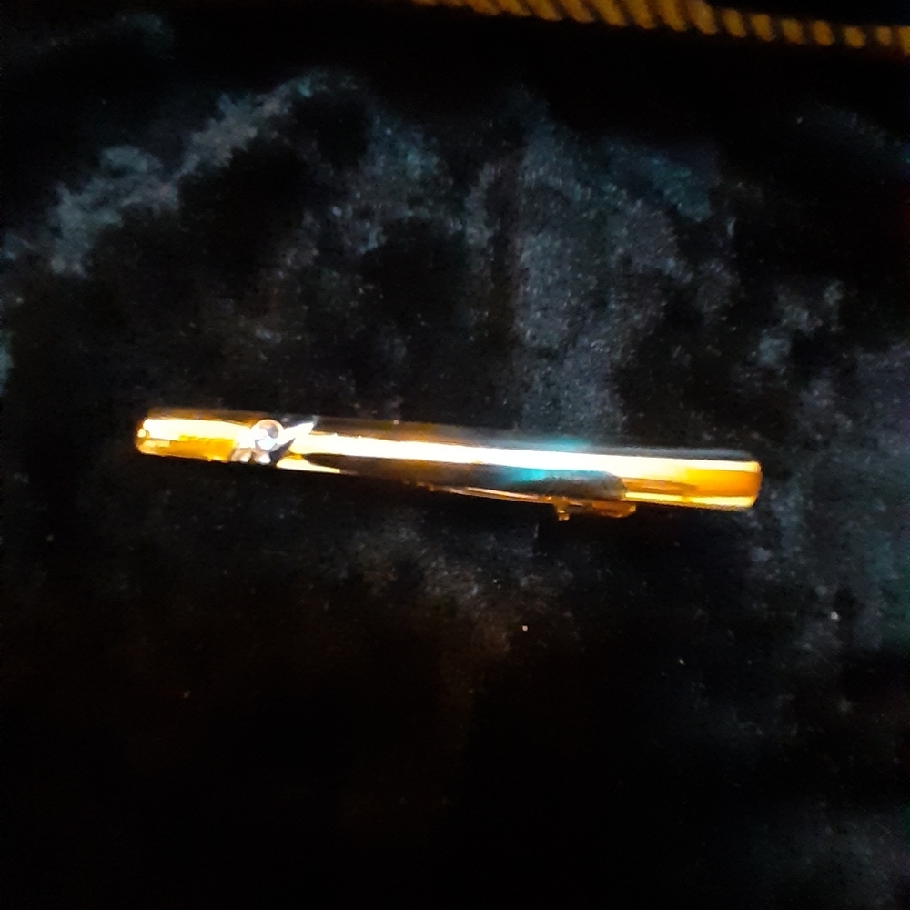 Vintage Gold Tone Tie Clip with Crystal Chip - Picture 1 of 3